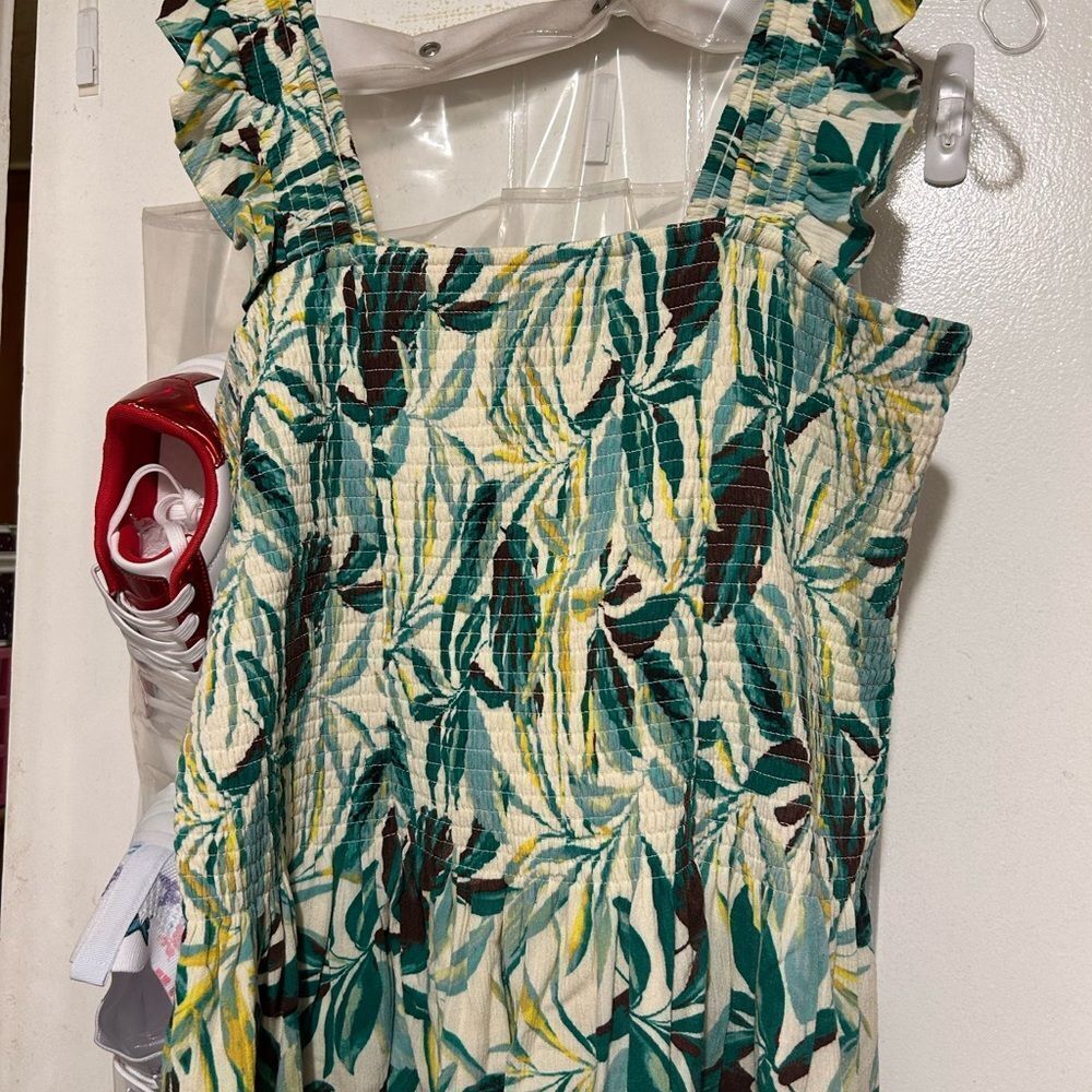 EUC Torrid Tropical Leaf Print Peplum Short Top - Picture 8 of 10